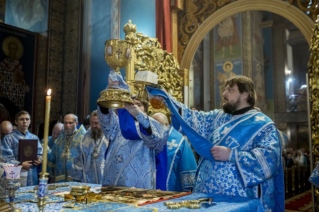 Знаменский кафедральный собор Тюмень священники