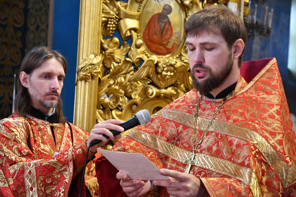 Пасха в Знаменском соборе Барнаула